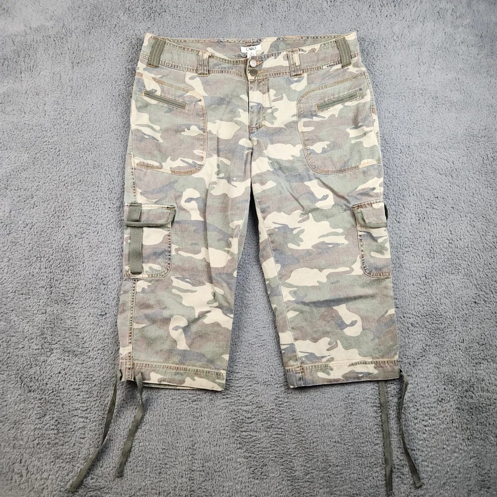 Y2K Camo Cargo Capris Women's 10/12 (1B) Armycore Utility Grunge Streetwear Cato